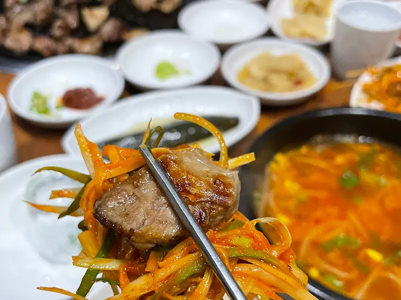 돼지 고기 한점