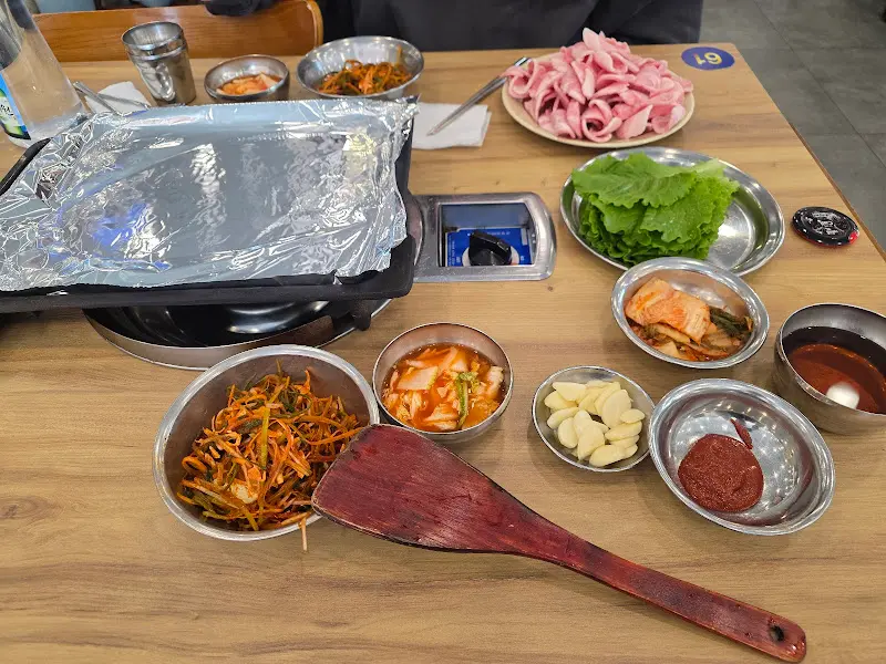 테이블 세팅 모습