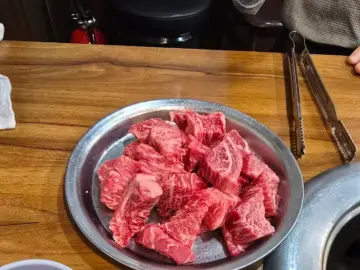 서울역 노포에서 맛보는 한우생등심의 진수, 든든한 무국까지 책임지는 서울 맛집