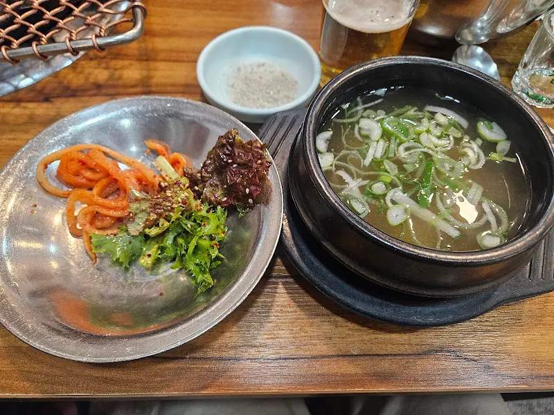 깔끔한 곁들임 찬