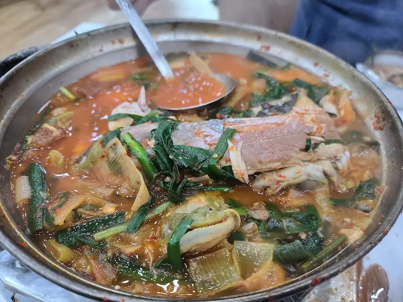 큼지막한 메기 살코기