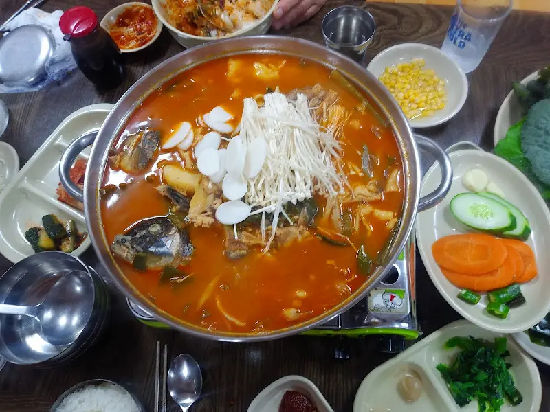 보글보글 끓는 매운탕