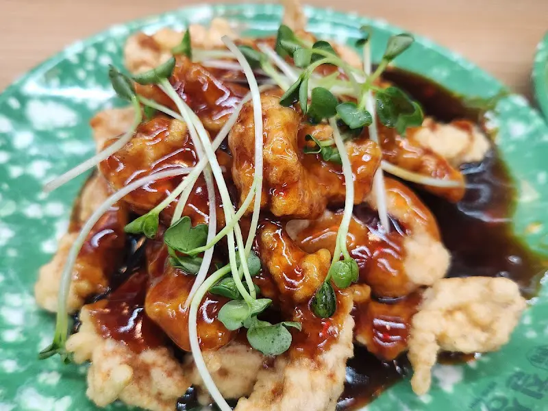 윤기가 흐르는 사천탕수육