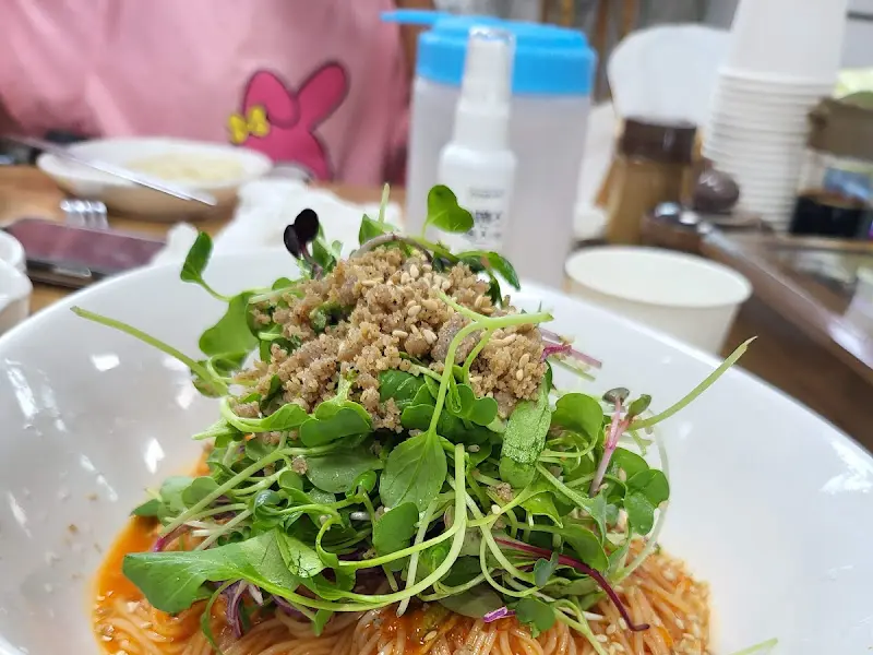 푸짐한 비빔국수 비주얼