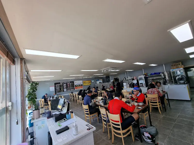 창오오년 추어탕 식당 내부