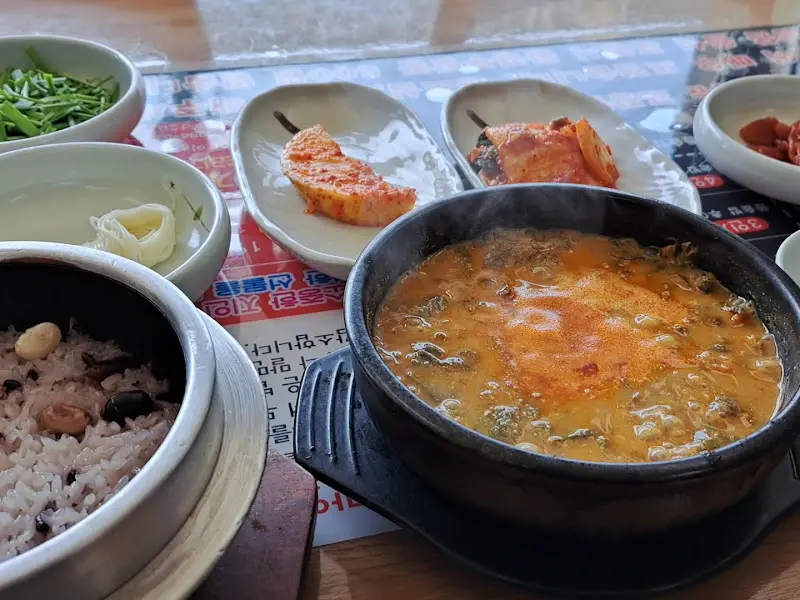 창오오년 추어탕 한 상 차림