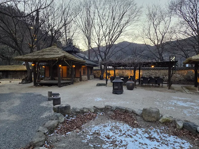 참나무쟁이 외부 풍경