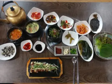 신탄진 철길 건너 만난 인생 맛집, 우렁이랑장어랑에서 즐기는 특별한 추어탕 미식 경험