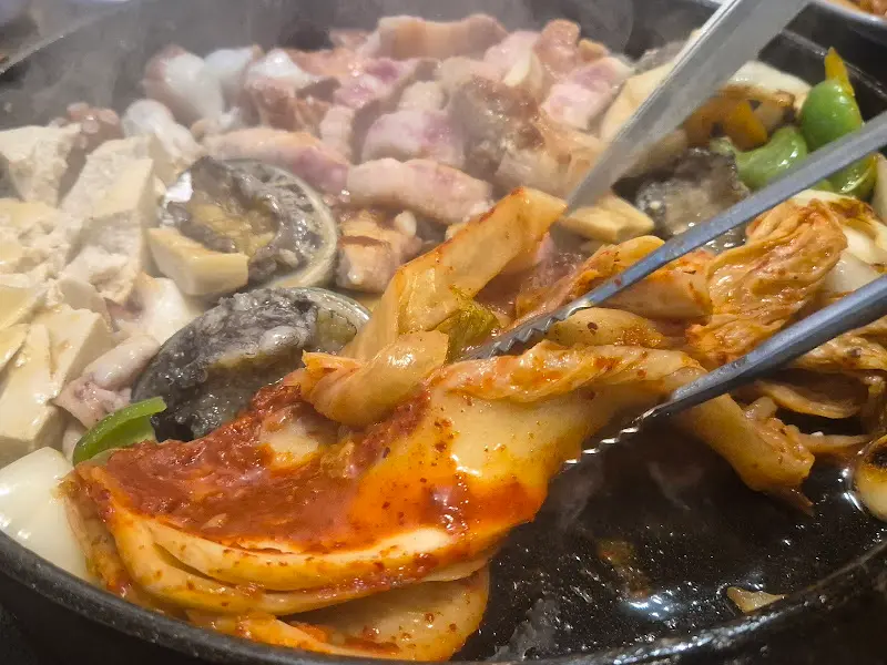 널벅지 문어삼합