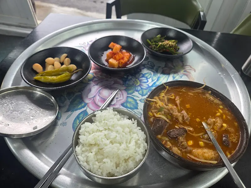 수구레국밥과 밑반찬