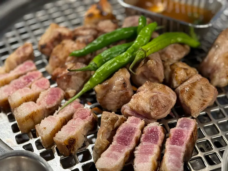 오겹살과 꽈리고추 구이