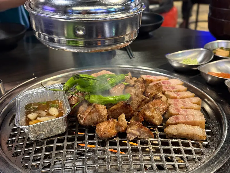 잘 구워진 돼지고기