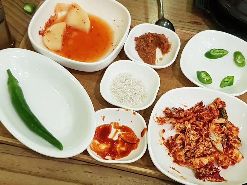 청송약수삼계탕 밑반찬