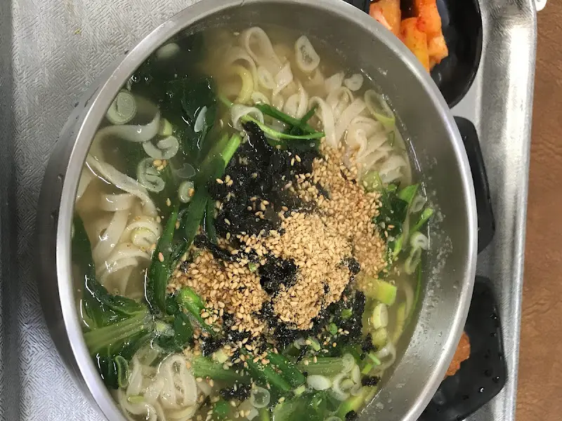 푸짐한 잔치국수