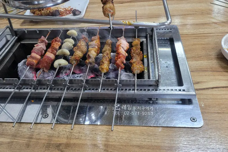 양꼬치 굽는 모습