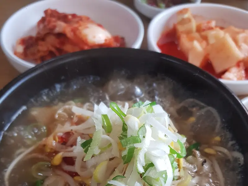 콩나물이 가득 들어간 해장국