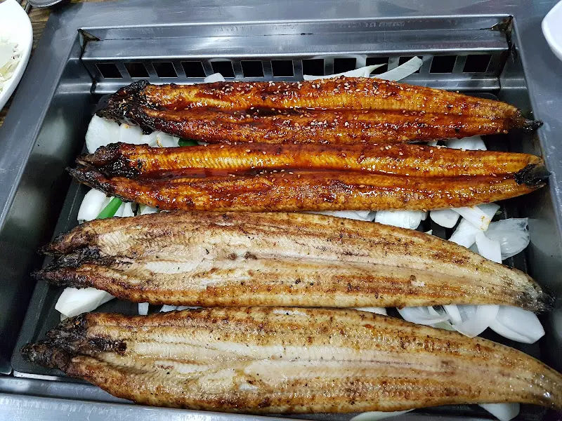 장어 굽는 모습