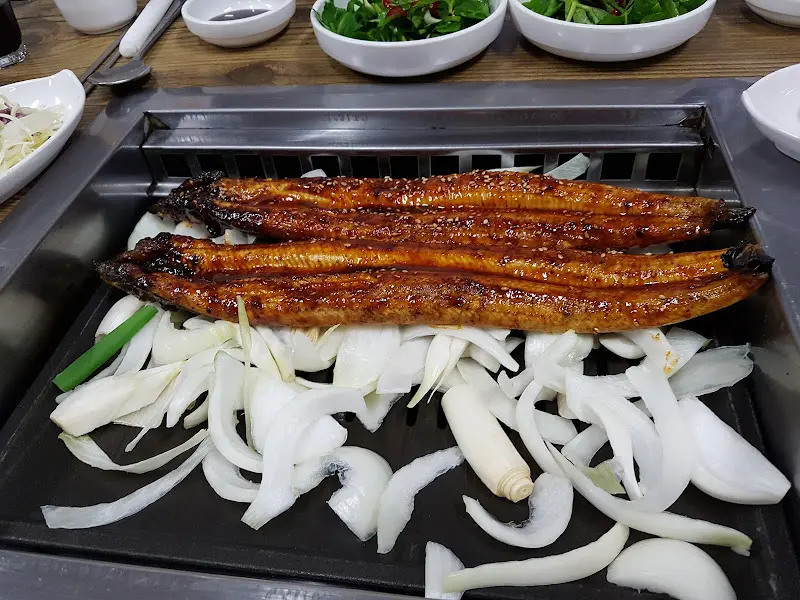 장어와 곁들여 먹는 깻잎