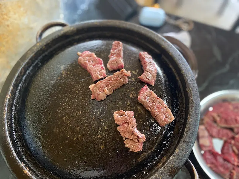 잘 익은 안창살 한 점