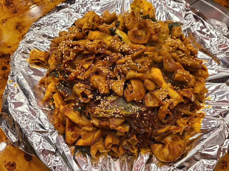 윤기가 흐르는 야채곱창