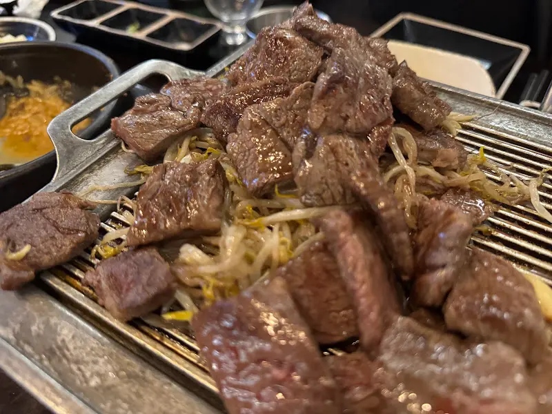 불판 위의 소고기