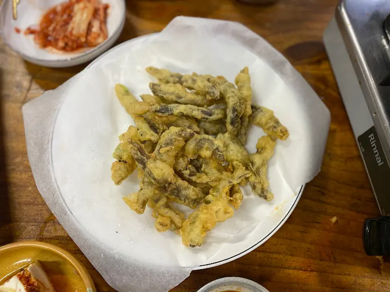 바삭한 미꾸라지 튀김