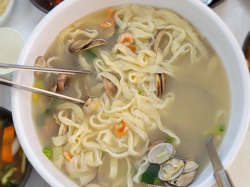 바지락 칼국수