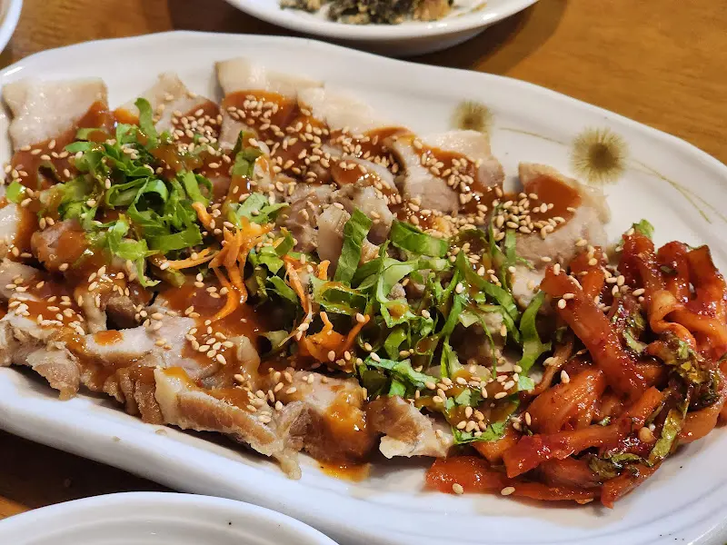 윤기 좔좔 보쌈