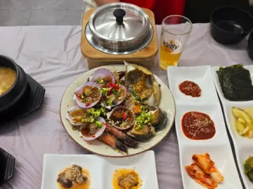 바다를 품은 간장의 향연, 고성 본토대가에서 맛보는 특별한 간장게장 맛집 여행