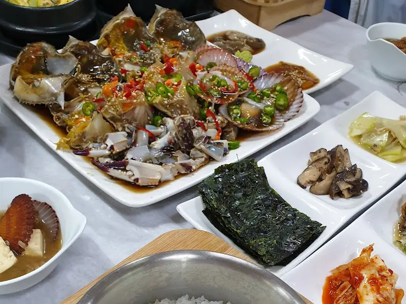 정갈하게 차려진 한 상