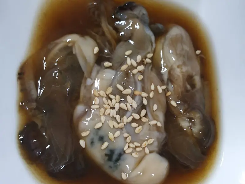 윤기가 흐르는 굴장