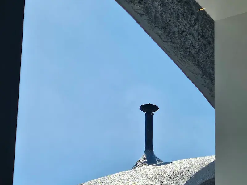 아우트로 커피 굴뚝