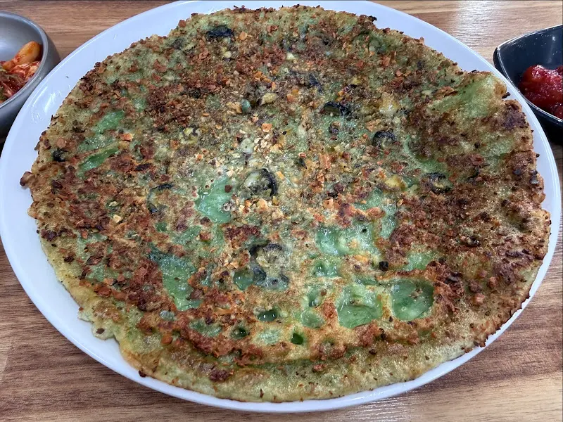 겉은 바삭하고 속은 쫀득한 매생이바당전