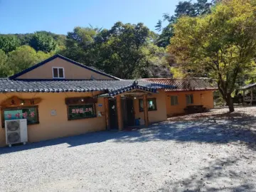 고즈넉한 홍천 원골에서 맛보는 풍성한 인심, 정겨운 로컬 한식 맛집 기행