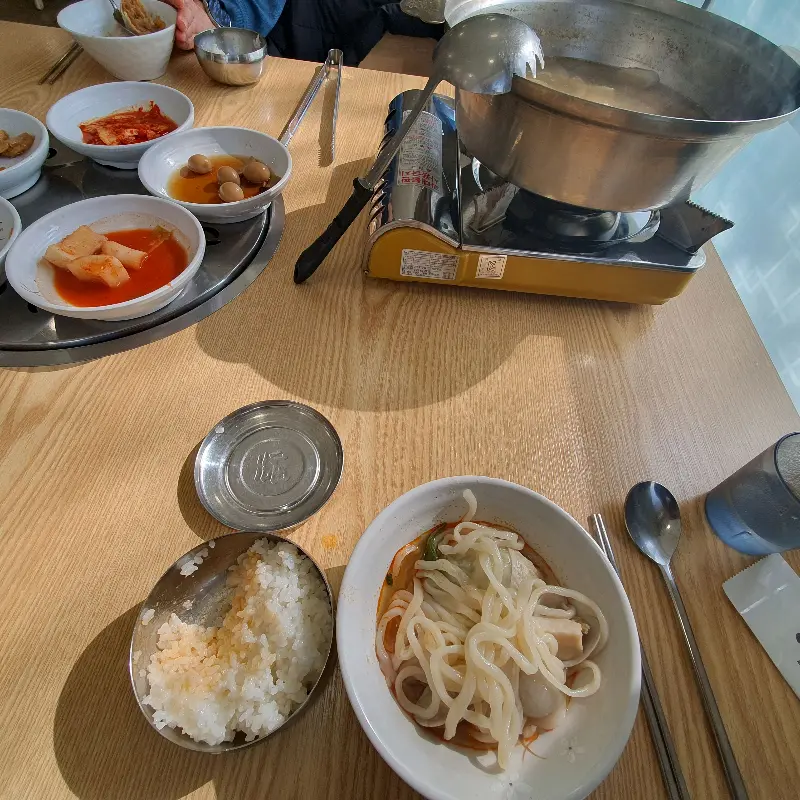 갈비와 비빔냉면의 조화