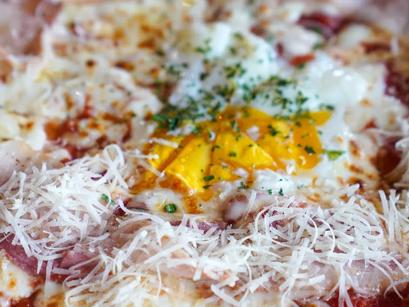 포치드 비스마르크 단면