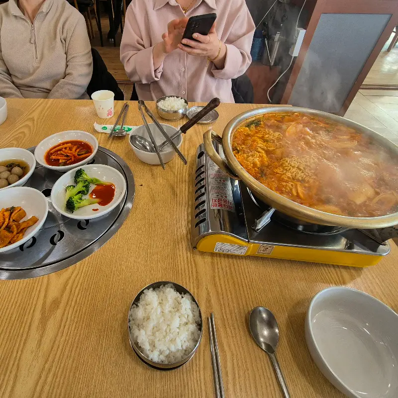 깔끔한 테이블 세팅