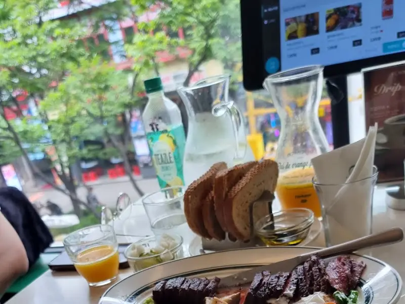 멜크너 창가 자리