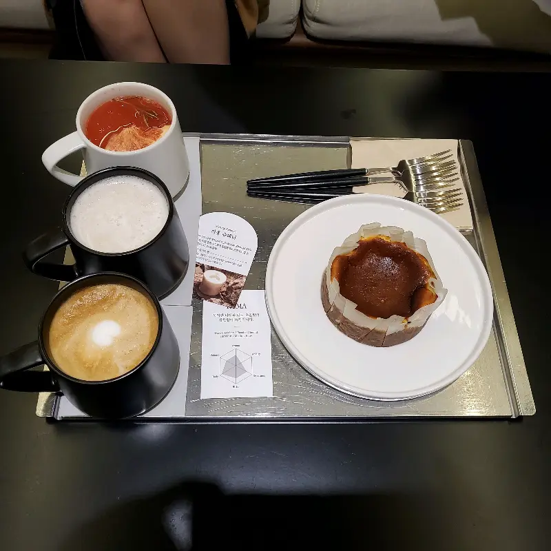 아메리카노와 흑임자 갸또