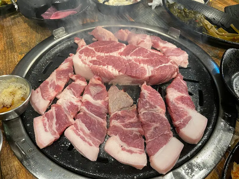 노릇노릇 익어가는 목살