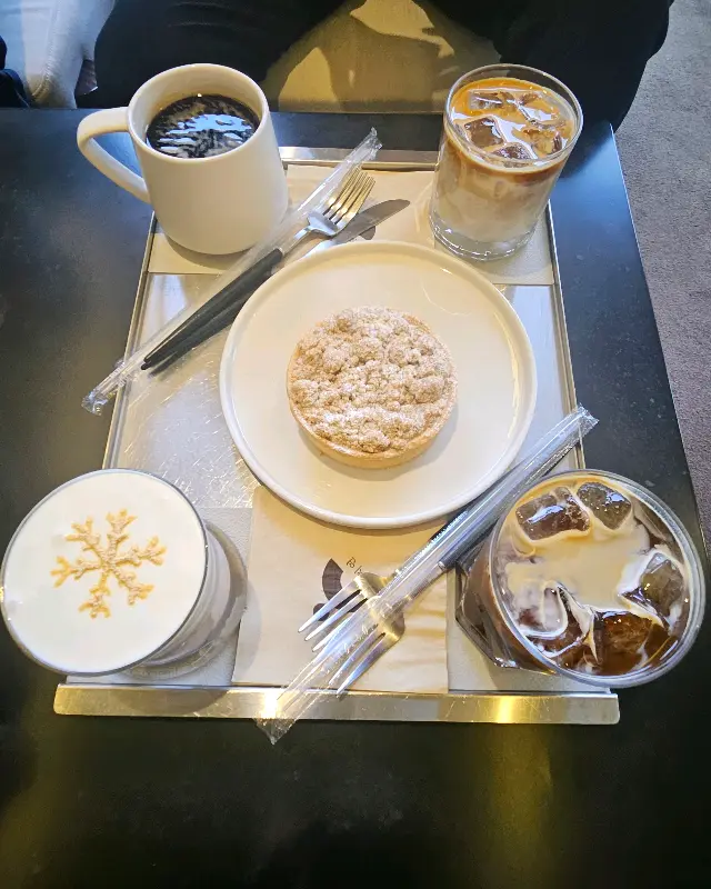 다양한 음료와 디저트