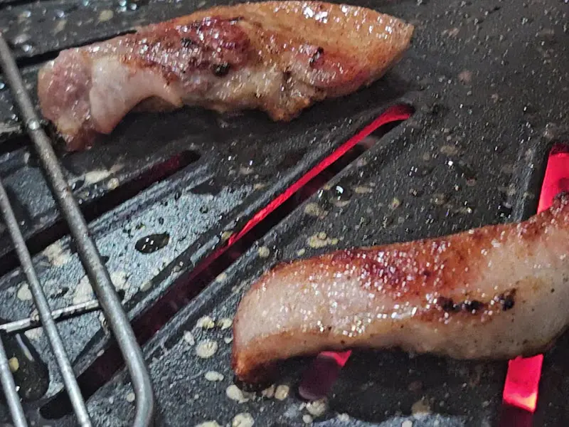 맛있게 구워진 뒷고기