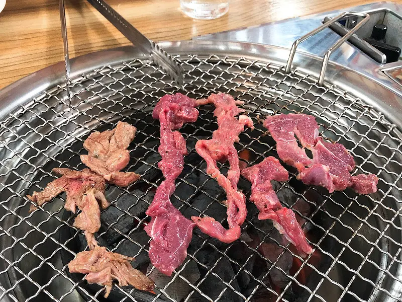 흑염소 소금구이 클로즈업