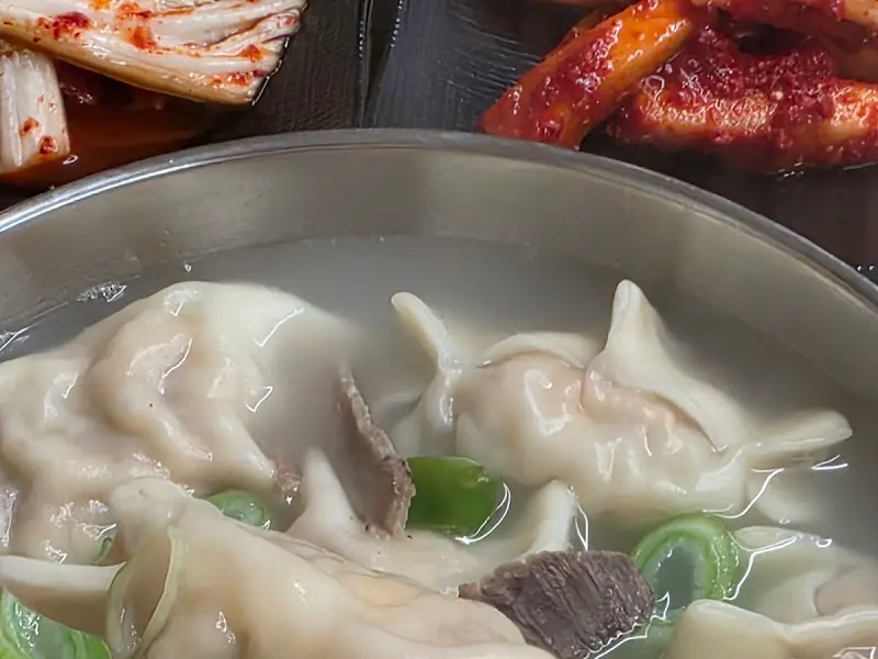 평양만두국과 반찬