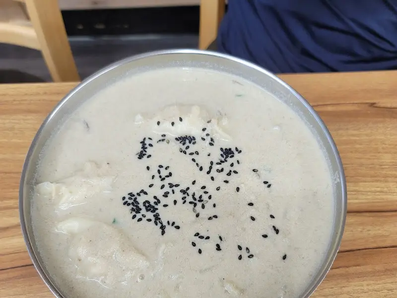 들깨수제비 만둣국