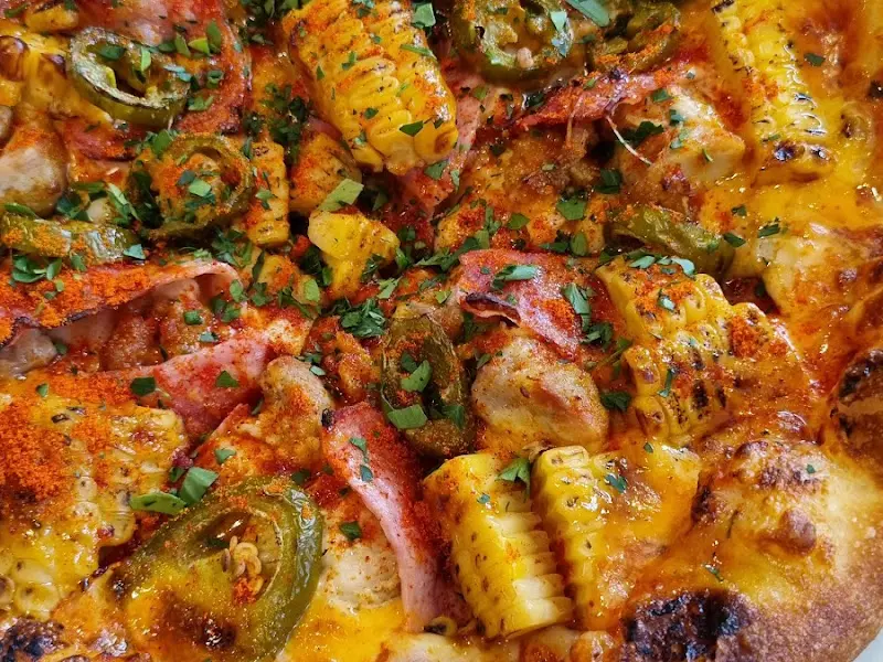 특이한 토핑의 피자