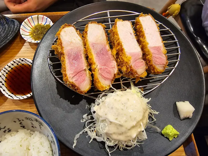 카츠오모이 로스카츠 단면 2