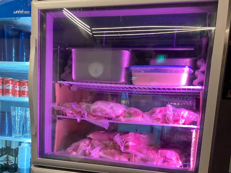 카츠오모이 돼지고기 냉장고