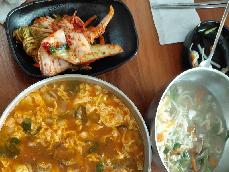 푸짐한 굴칼국수 한 상차림