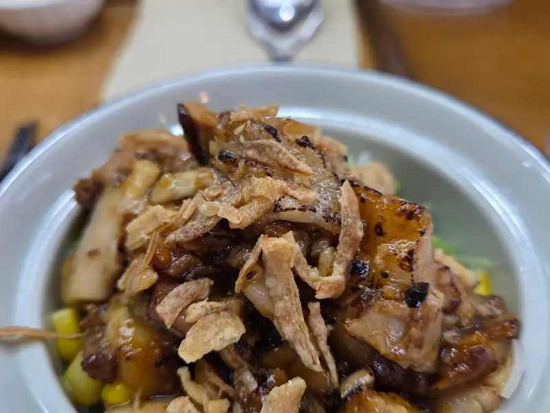 덮밥 한 입 하실래예?